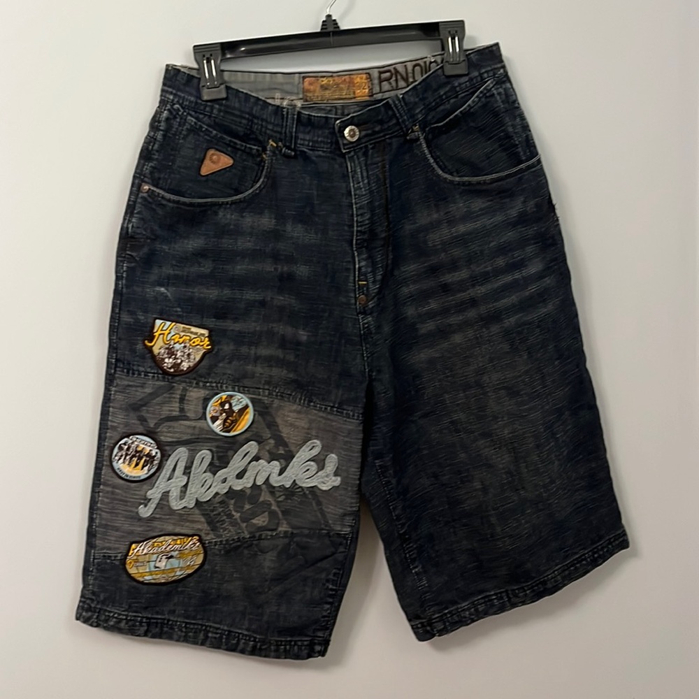 Akademiks Men’s Jean Shorts With Patches